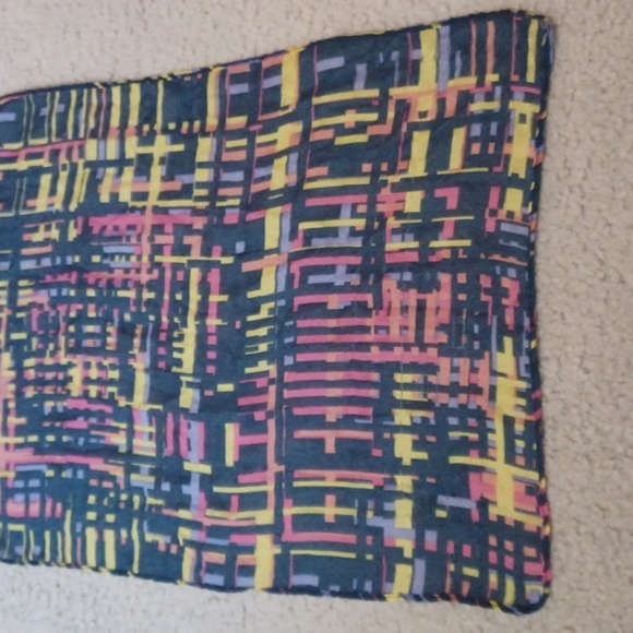 Colorful Geometric Patterned Scarf Shawl - Picture 8 of 10